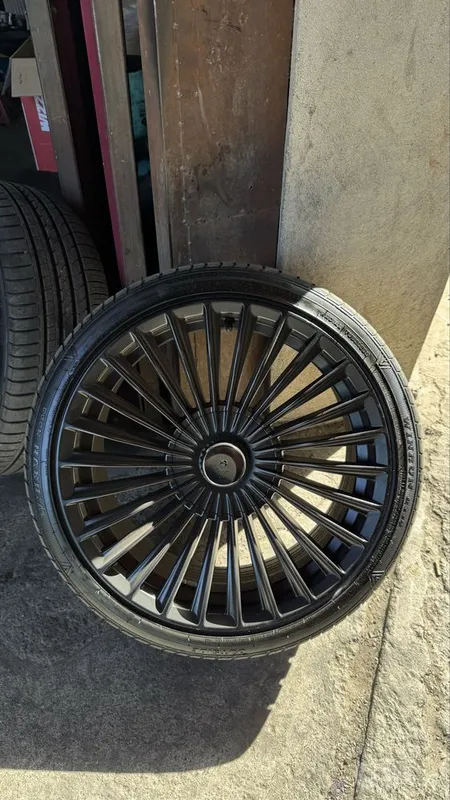 R18 диски с резиной 215/40 ZR18 + переходники, комплект 4 шт 5 R18 диски с резиной 215/40 ZR18 + переходники, комплект 4 шт 5