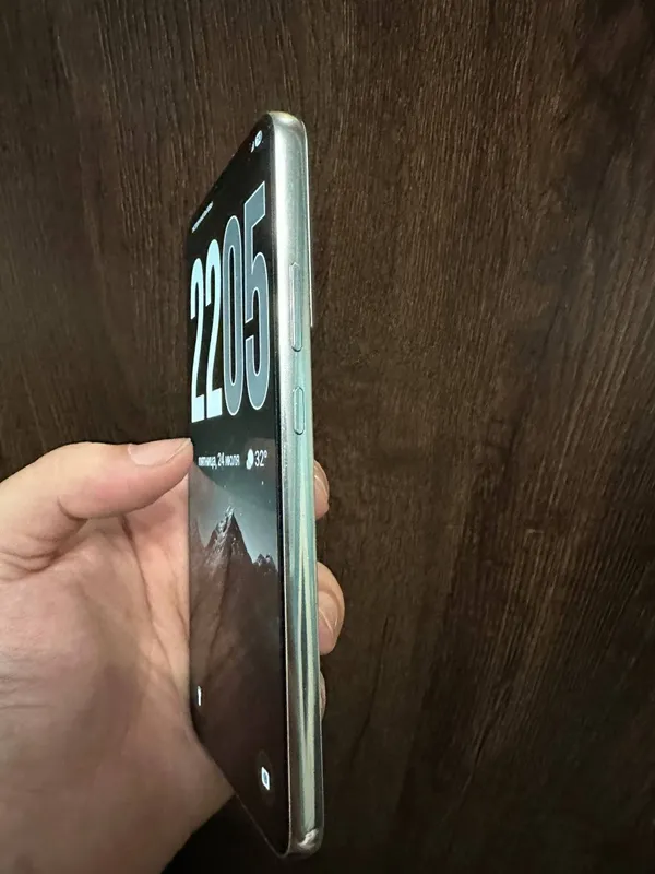 Samsung Galaxy S22 Plus Vetnam 12/256 Holati ideal Korobka bor 6