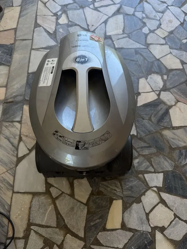 lg 320W Suction Power V-C9363WA 1 lg 320W Suction Power V-C9363WA 1