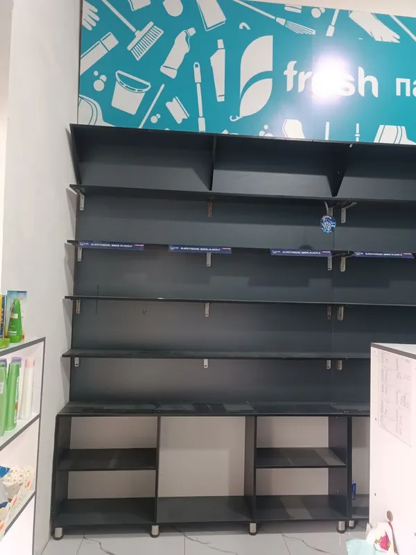Стеллажи и полки для магазина
