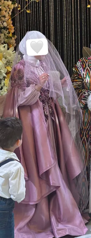 Ansanbil sotiladi ichida bazasi va fatasi bor.