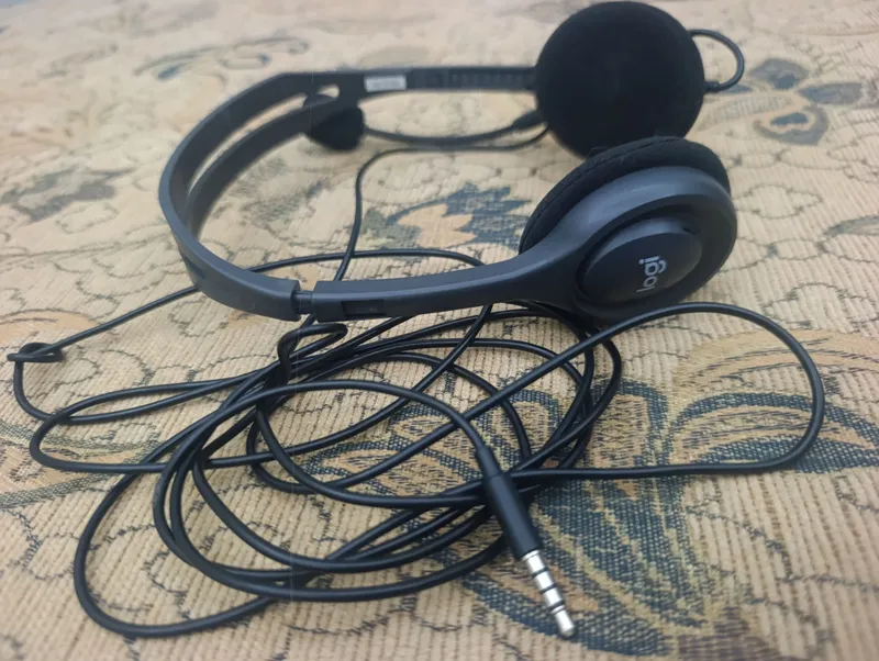 Logitech H110 quloqchinlarini sotaman Logitech H110 quloqchinlarini sotaman