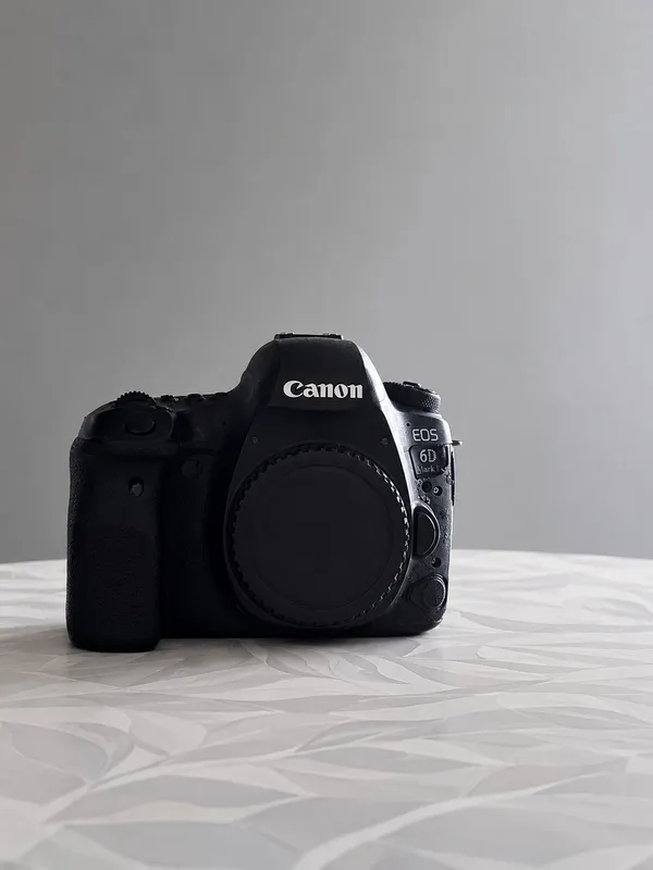 Canon EOS 6D Mark II (Body) sotiladi Canon EOS 6D Mark II (Body) sotiladi