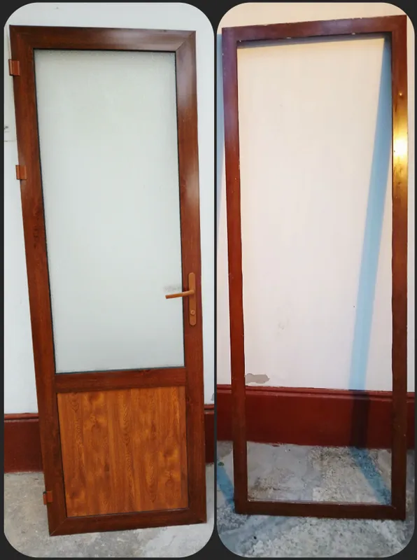 Akfa alyuminiy eshiklar. O‘lchami 210 sm × 74 sm. Akfa alyuminiy eshiklar. O‘lchami 210 sm × 74 sm.