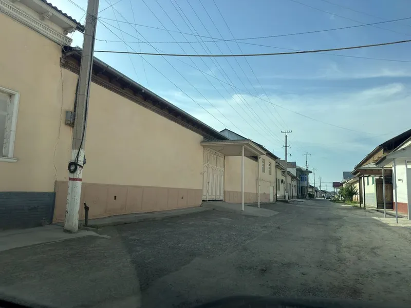 Uy sotiladi 10 sotix
