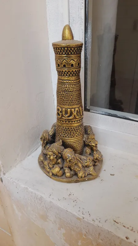 Buxoro minorasi haykali