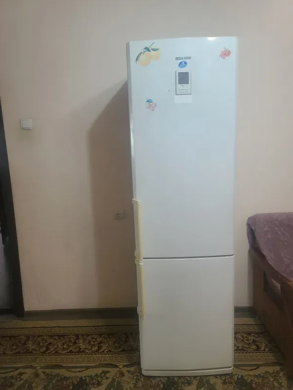 срочно продаётся холодильник 2