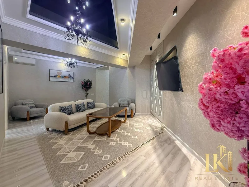 Nikitina Residence ЖКda 3 xonali kvartira (3/9/10), 83 m², ta’mirli 3