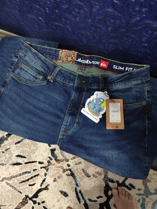 Джинсы Quicksilver slim fit. 34\32. 5 Джинсы Quicksilver slim fit. 34\32. 5