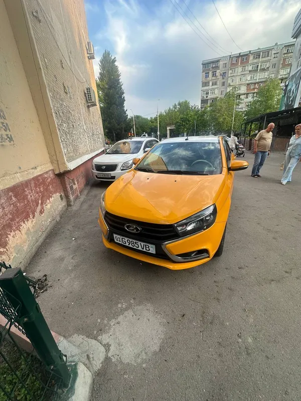 Lada Vesta sotiladi 1 Lada Vesta sotiladi 1