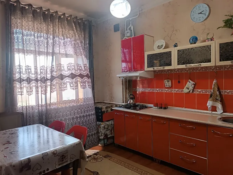 Продаётся кв на проспекте 6 каватли бино 5 кават 2 хонали 65кв м Гиштл — фото 2