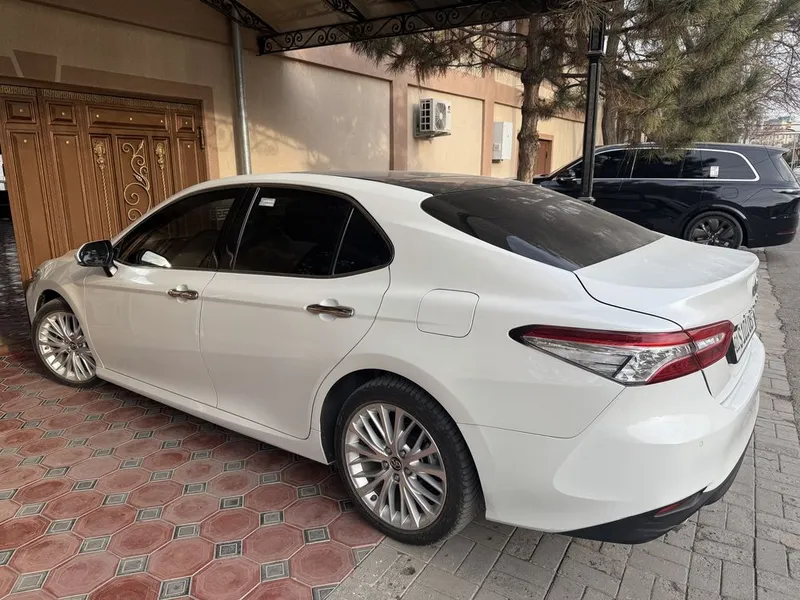 Toyota Camry 3.5 obyom. — фото 1