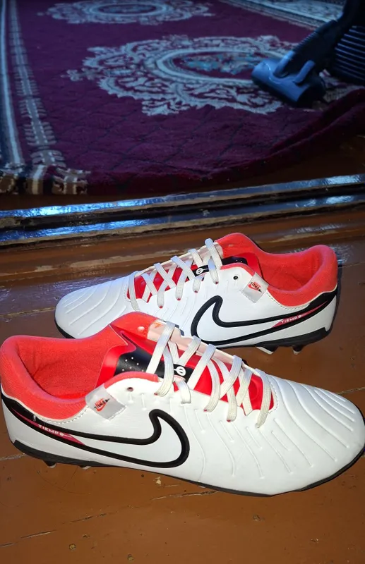 Nike Tempo бутсы, размер 42, новые 2 Nike Tempo бутсы, размер 42, новые 2