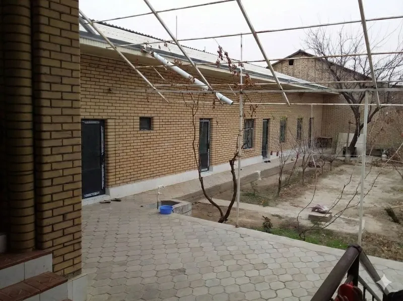 Hovli sotiladi. Navoiy shahar. Umid qo'rg'onidan 3