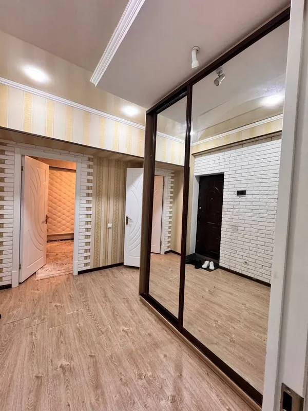 СВОЯ! ПРОДАЕТСЯ КВАРТИРА Кирпичном доме 2/3/4 Юнусабадский район Адр — фото 4