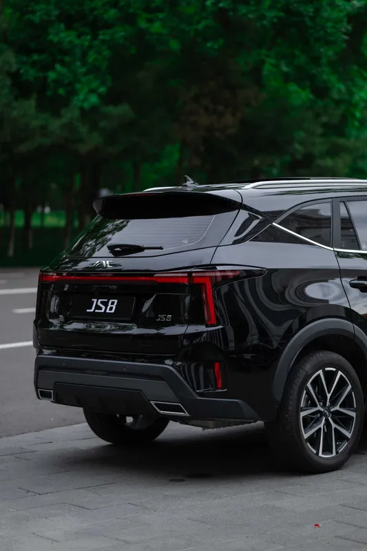 JAC JS8 – Premium 7 o'rinli oilaviy krossover 3