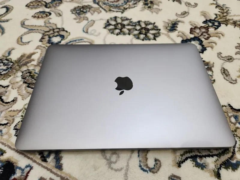 MacBook pro 13 inch