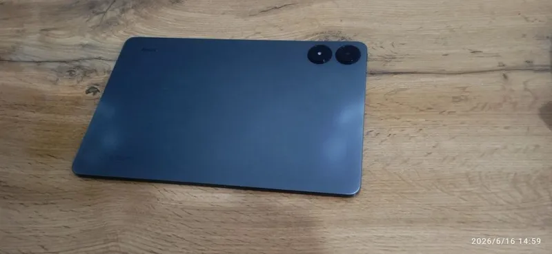 Redmi pad pro почти новый есть коробка и оригинальная зарядка — фото 2
