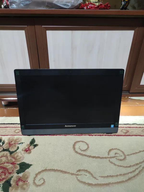Моноблок Lenovo. В рабочем состоянии. (Дисплей не работает)