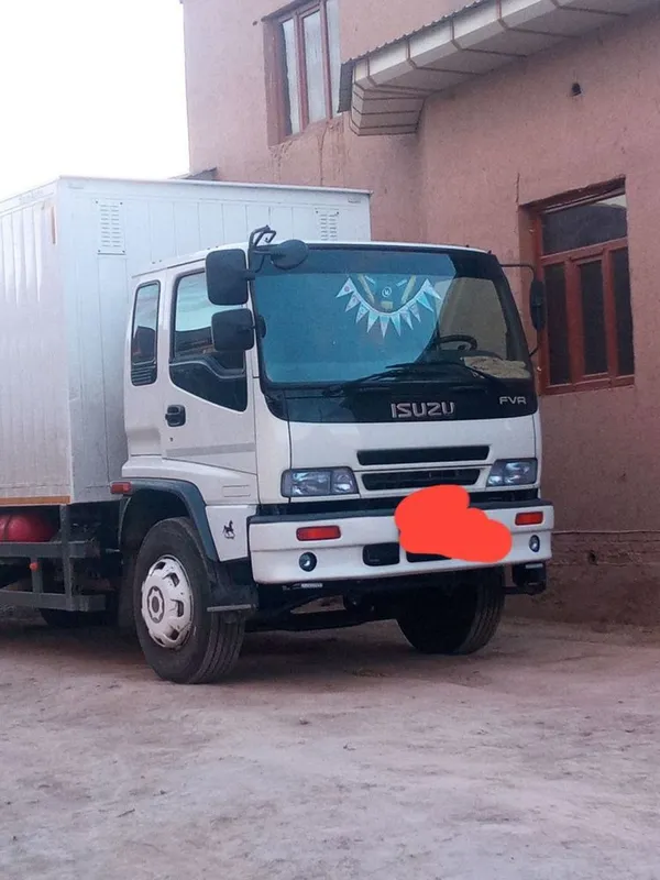 Isuzu 2022 yil 10 tonnalik — фото 1