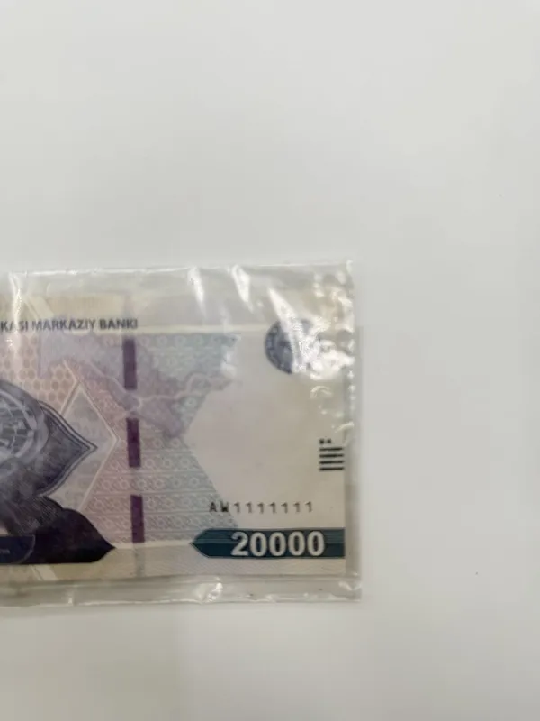 Seriya raqami bir xil 20ming lik banknot sotiladi Seriya raqami bir xil 20ming lik banknot sotiladi