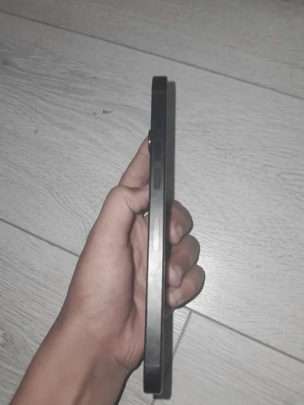 Состояние отличное iPhone 16 Pro Max, экран-копия, сенсор не работает 3 Состояние отличное iPhone 16 Pro Max, экран-копия, сенсор не работает 3