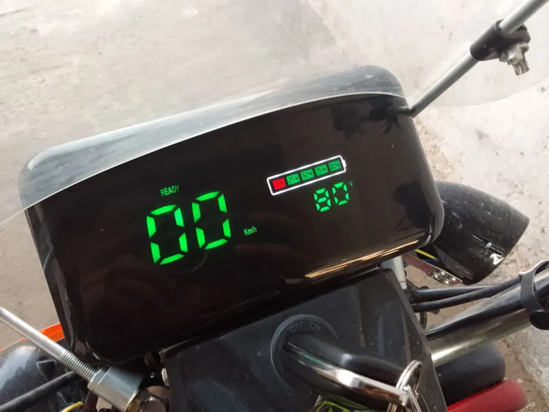 model nrx moto yaxshi muravey bir zaryadkasida 35k 3