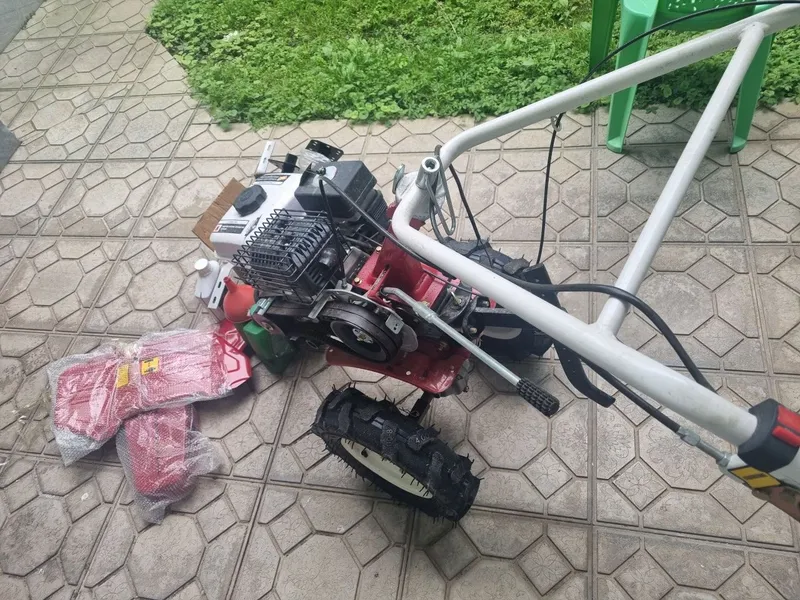 Yer xaydedigan traktor Yer xaydedigan traktor