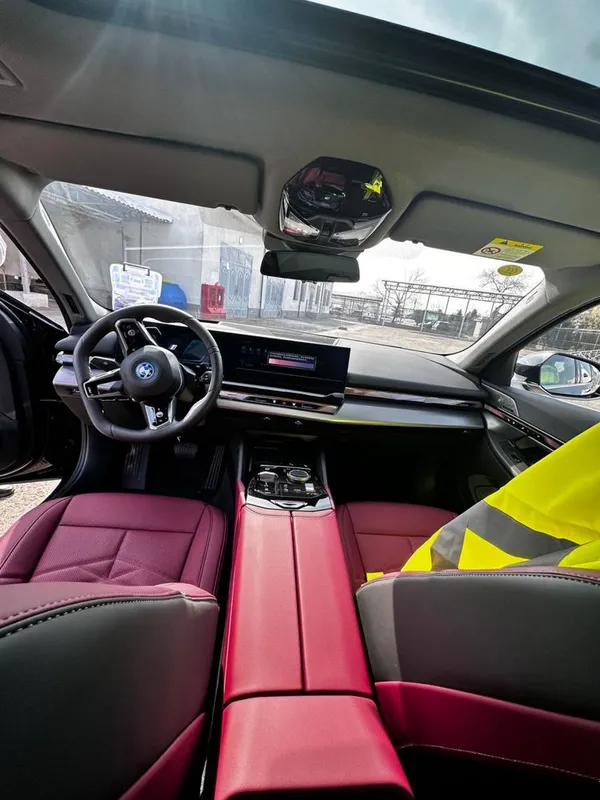 BMW i5 40L 2025 yil M-Sport — фото 5