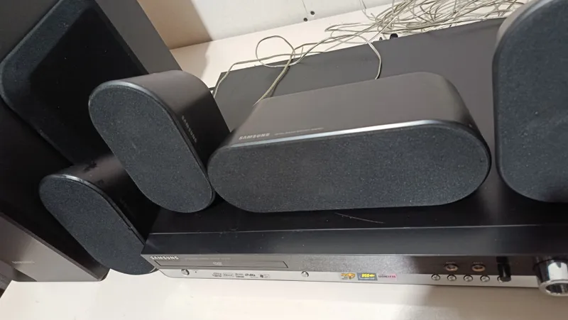 Домашный кинотеатр Samsung HT-X20 в хорошем сост.. 2