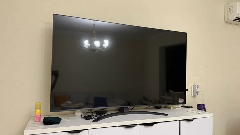 LG 65 dyuymli televizor sotiladi