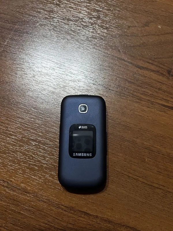 Samsung duos sotiladi Samsung duos sotiladi