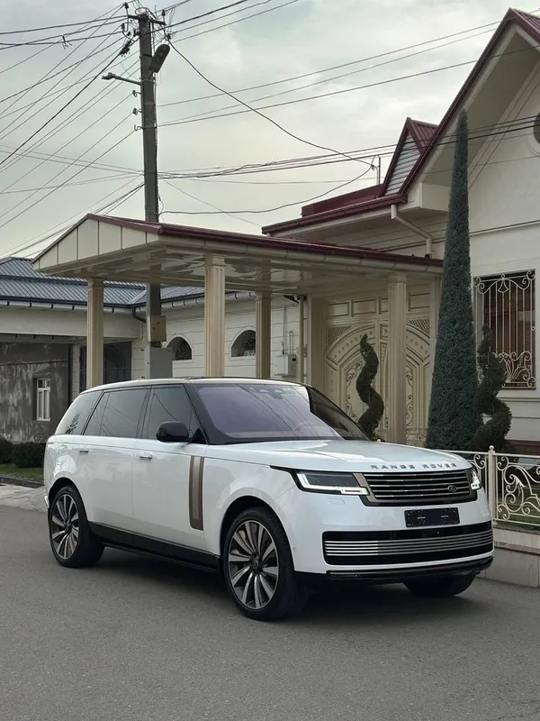 Range rover SV P615