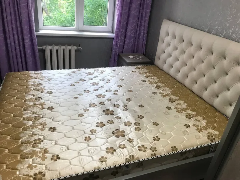 Скидка!Продам двухспальную кровать с матрасом и топперои , идеально