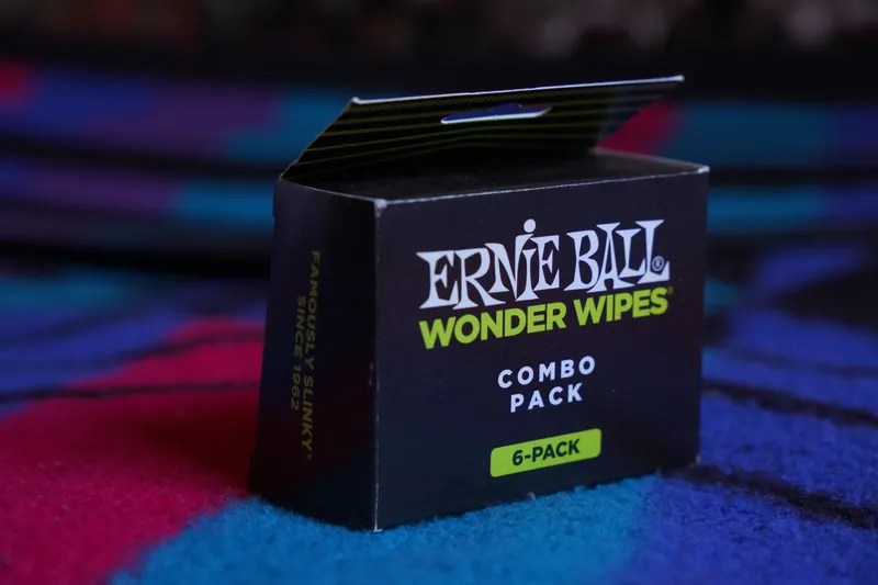 Ernie Ball Wonder Wipes — салфетки для гитары