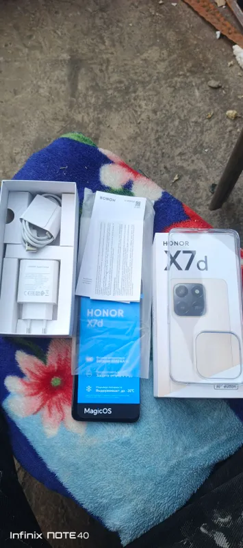 Telefon sotiladi xonor x7d yangi ochilmagan 2