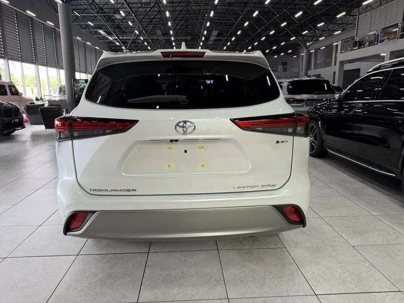 Toyota Highlander 2.5 HEV Limited E-Four — фото 4