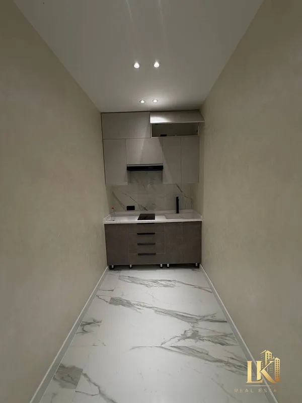 Нежилое помещение с готовым арендатором, евроремонт, 88 м² + подвал 20 м² 7