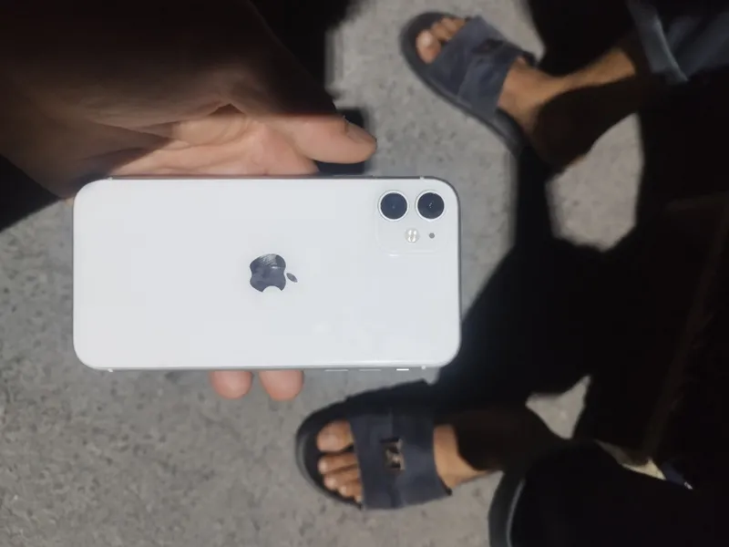Iphone 11. Sotiladi srochna 4 Iphone 11. Sotiladi srochna 4