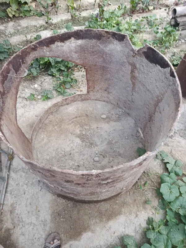 O'choq sotiladi! Tabiiy yaxlit trubadan qilingan. O'choq sotiladi! Tabiiy yaxlit trubadan qilingan.