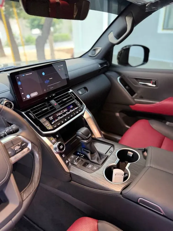 Toyota Land cruiser 300 hybrid 5 Toyota Land cruiser 300 hybrid 5