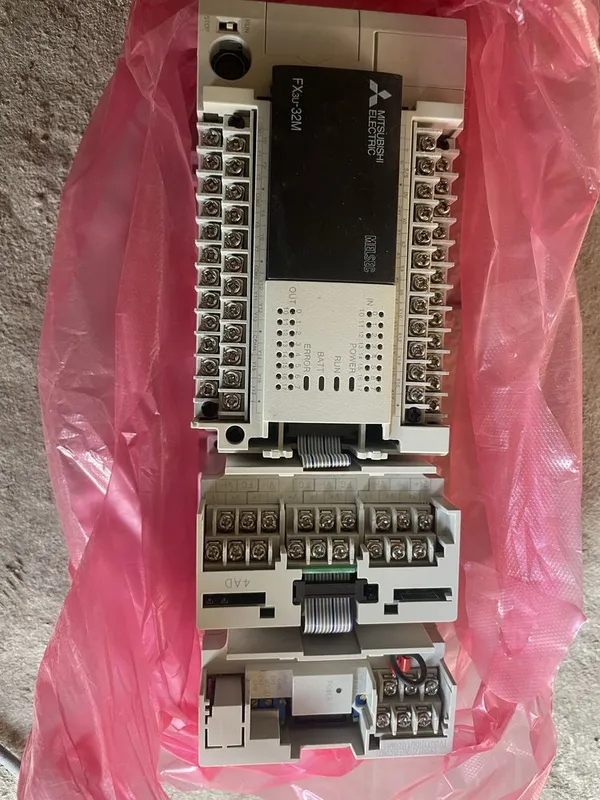 Програмируемый логический контроллер (PLC) Mitsubishi FX3U-32M — фото 1