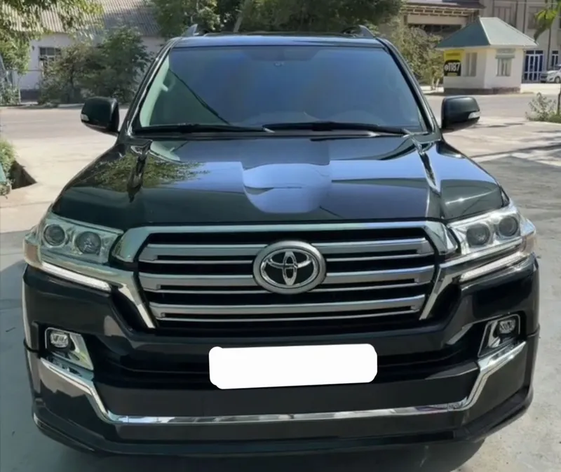 Tayota Land Cruiser 200 Yaponiya 2019 SROCHNA Sotiladi