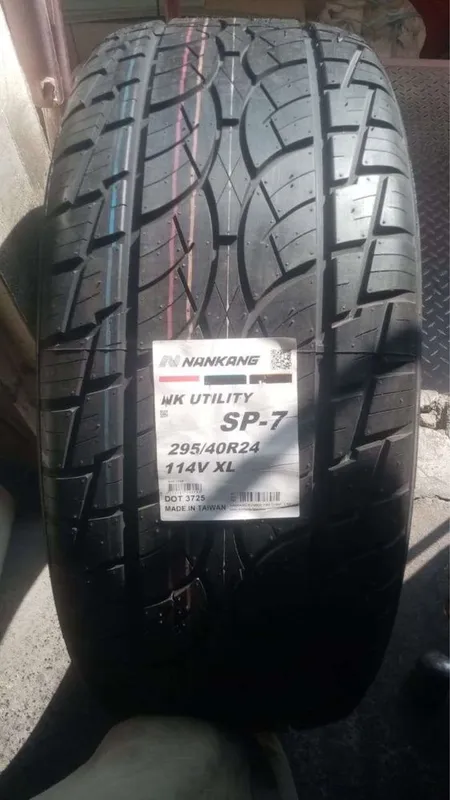 Pirelli 295/40R24 Tahoe, Cadillac