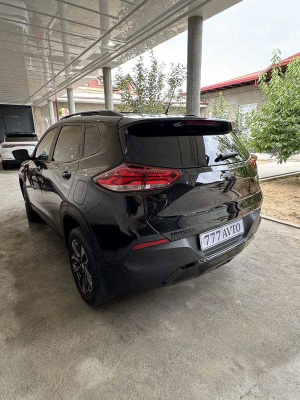 Tracker Premer Plus 2025 yil 23000 probeg 2 Tracker Premer Plus 2025 yil 23000 probeg 2