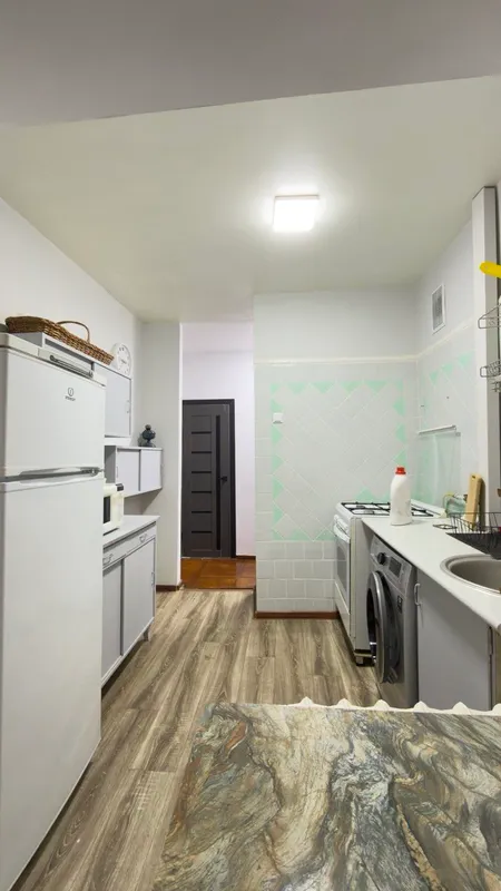 Продам квартиру на Ц-1 Бибигон 1/3/4, кирпич 43 м² — фото 3