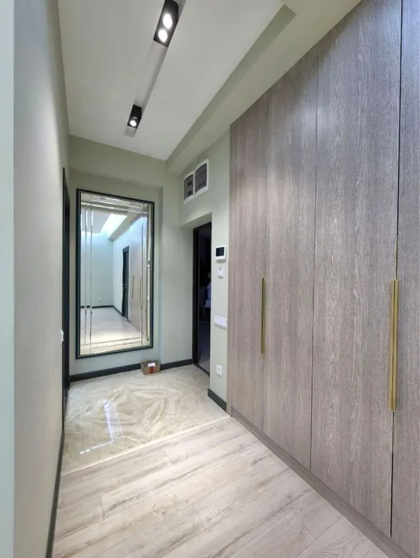 Kunlik kvartira Gardens Residence 5