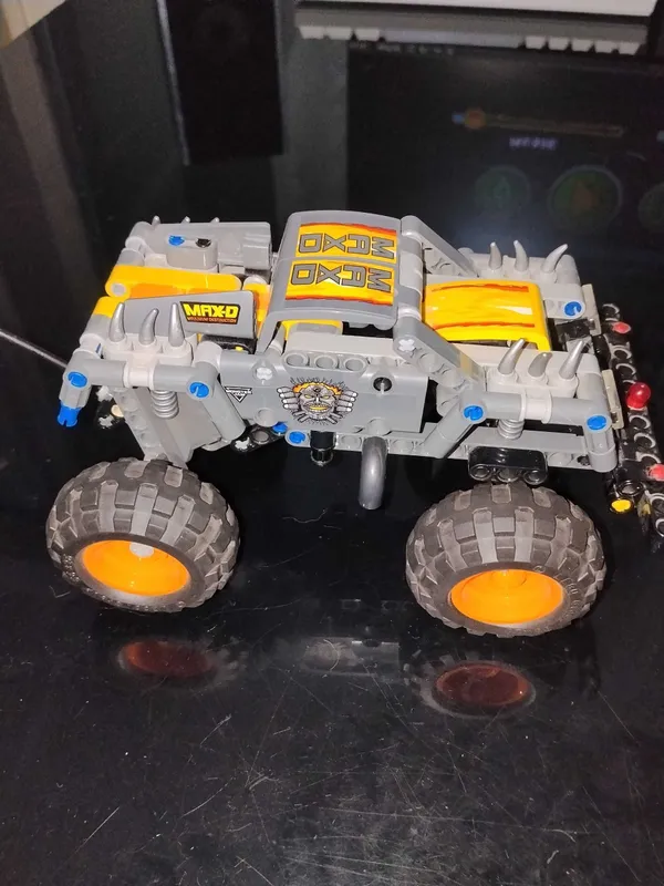 Оригинальный LEGO Technic Monster Jam Max-D 2 Оригинальный LEGO Technic Monster Jam Max-D 2