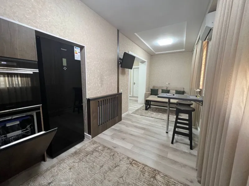АРЕНДА !!! 1-ком. квартира, 55м2. Ор-р: Госпитальный. Huawie. м. Ойбек