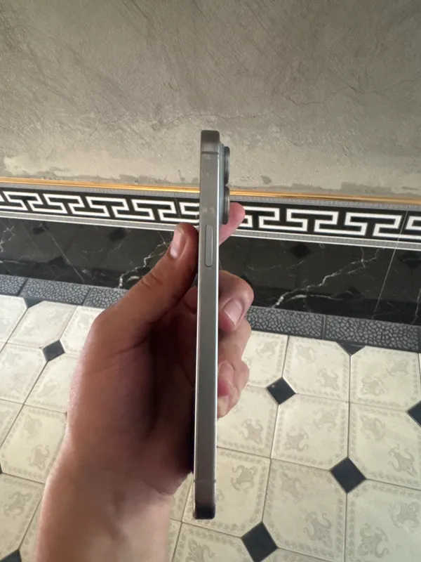 Iphone 15 pro max  holati zoʻr yomkis 89% dak bor — фото 2